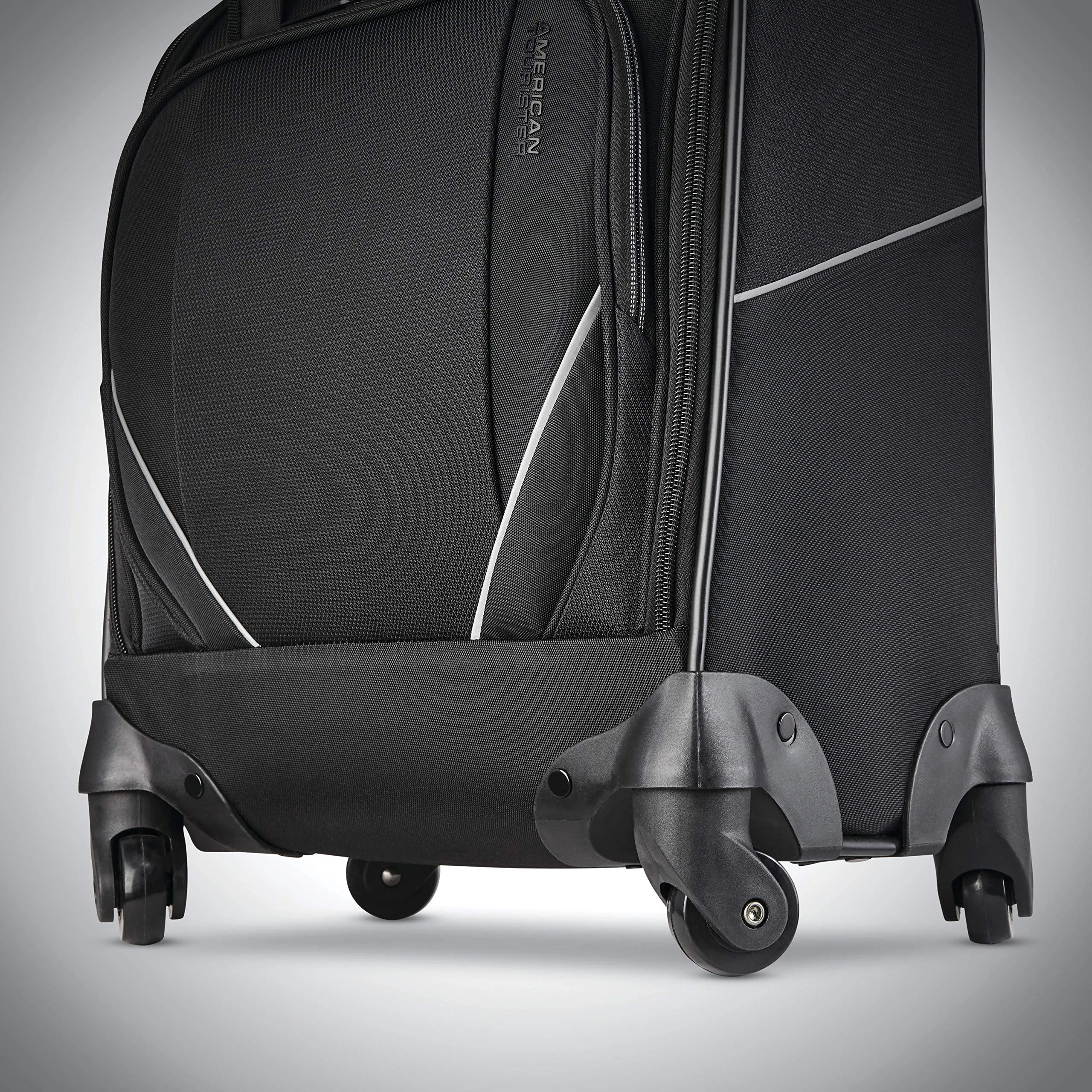 American Tourister Zoom Turbo Underseater Spinner