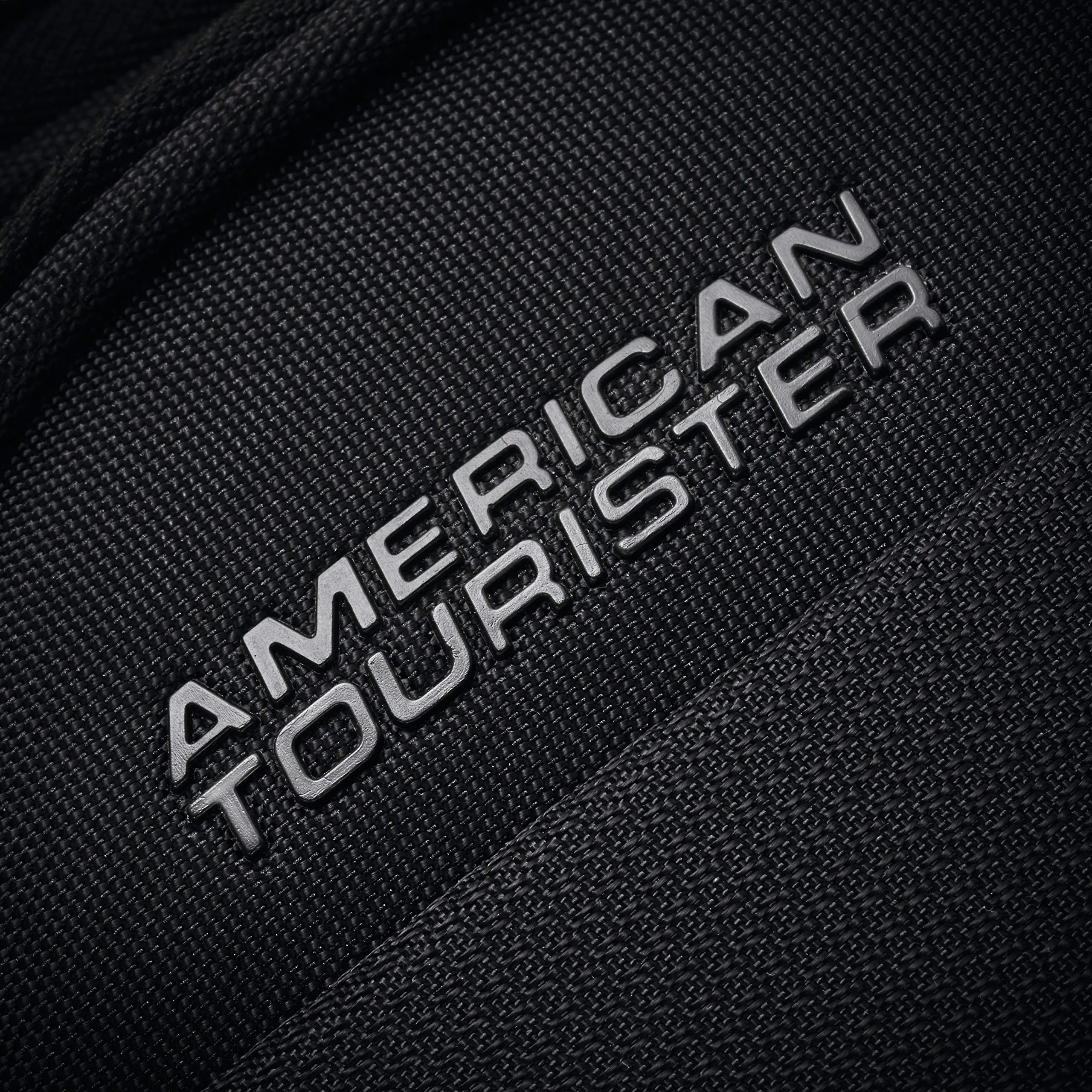 American Tourister Zoom Turbo Underseater Spinner