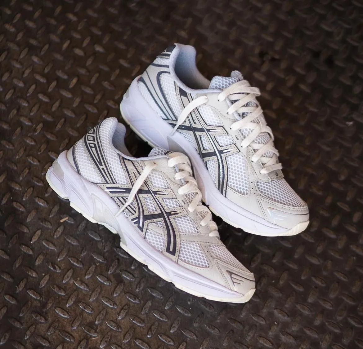 ASICS GEL RUNNERS WHITE GREY BLACK