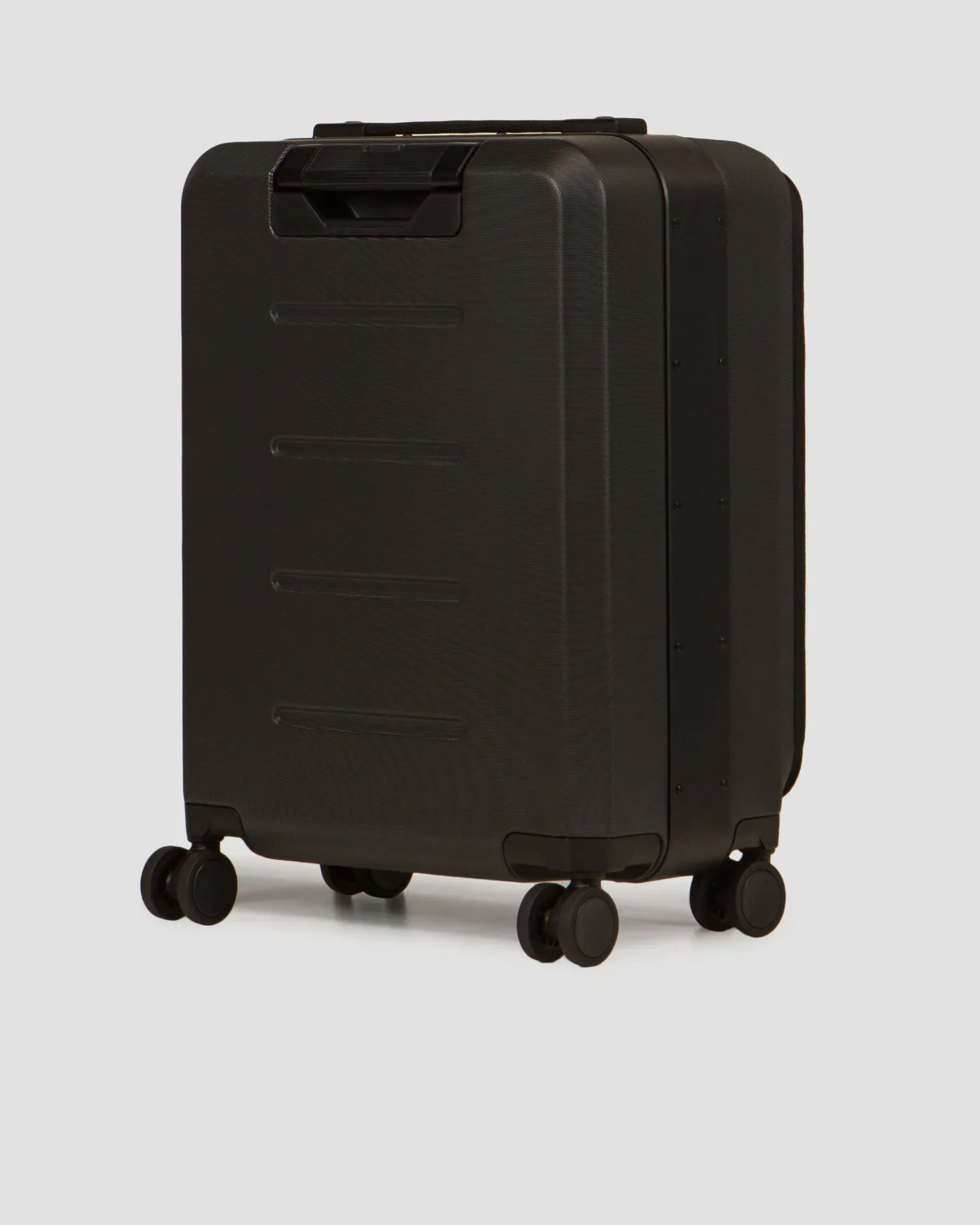 Black suitcase on wheels Db Ramverk Pro Front-access Carry-on 36L 3000231004901-blackout