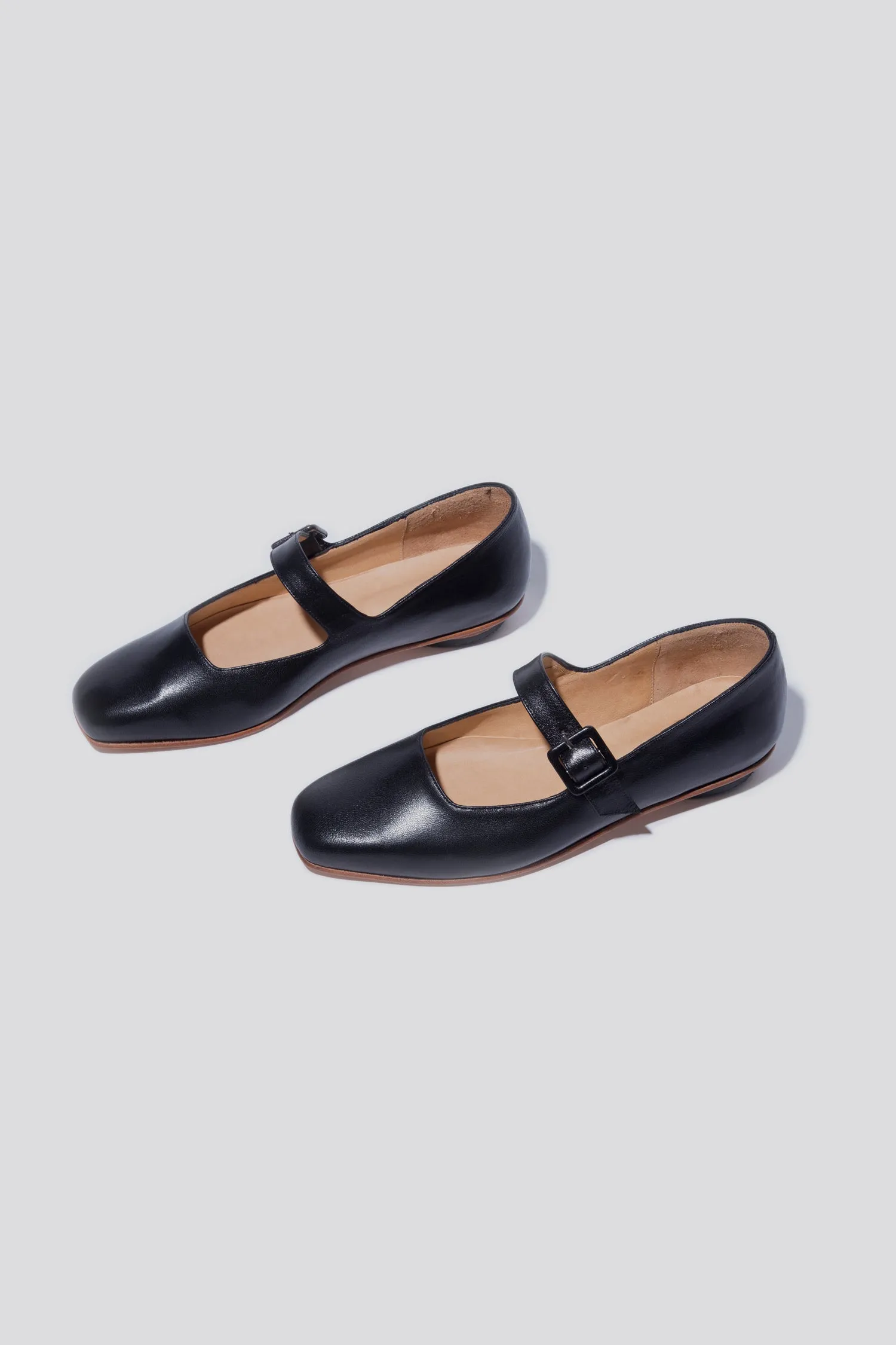 Eugenia Flat in Black