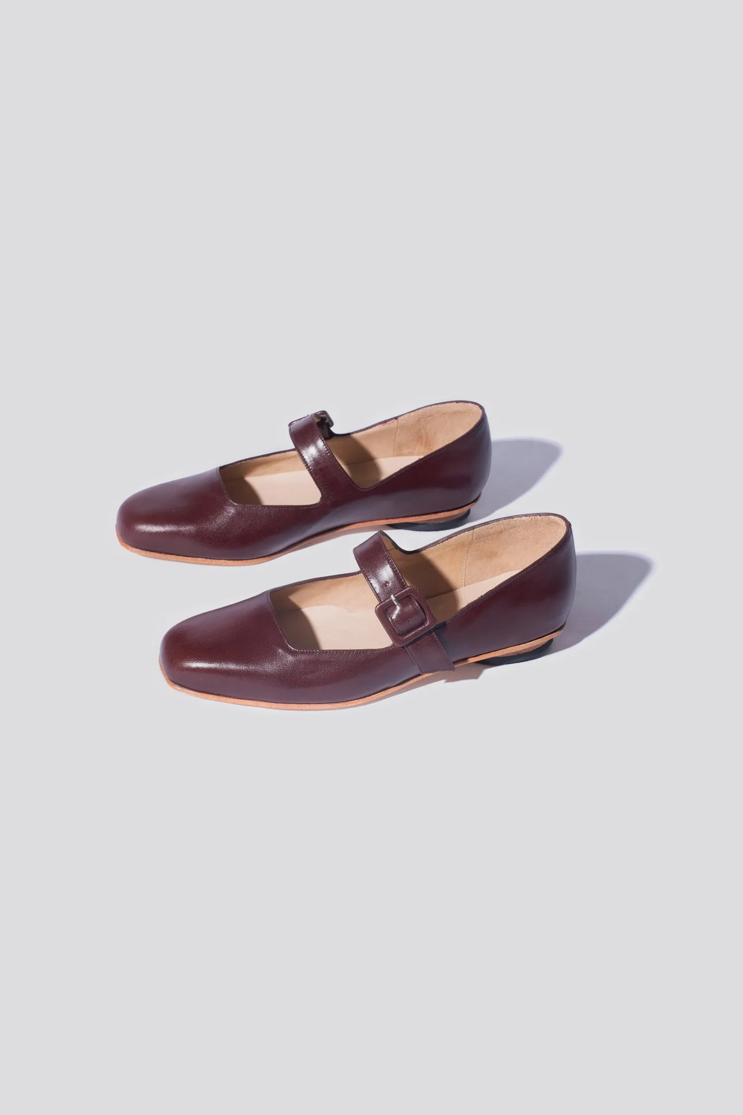 Eugenia Flat in Hazelnut