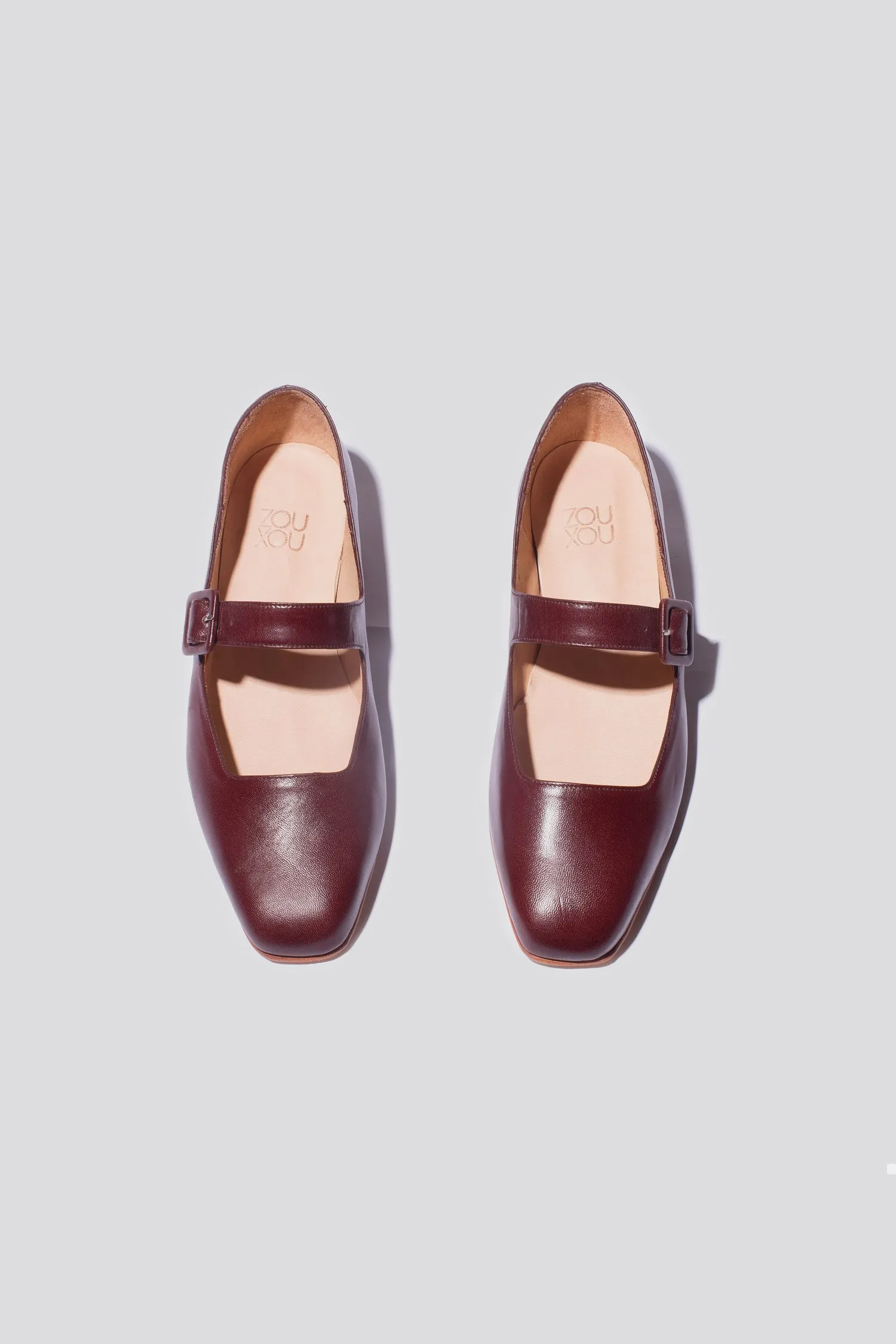 Eugenia Flat in Hazelnut