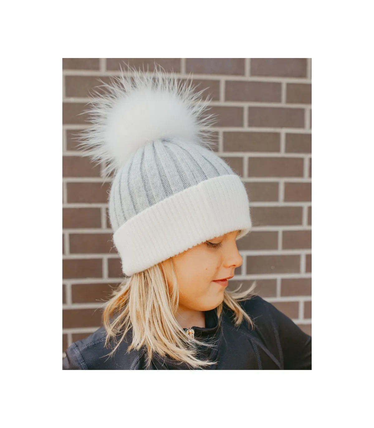 Kinder Knit Beanie Hat with Finn Raccoon Fur Pom Pom in Grey: Furhatworld.com