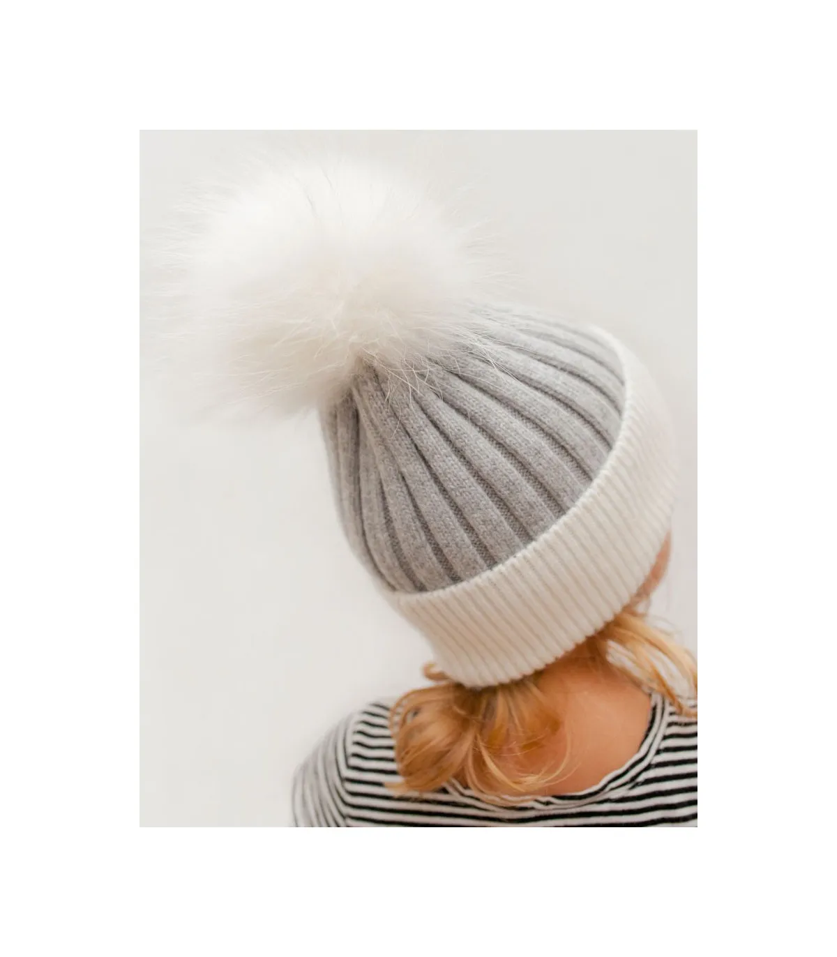 Kinder Knit Beanie Hat with Finn Raccoon Fur Pom Pom in Grey: Furhatworld.com