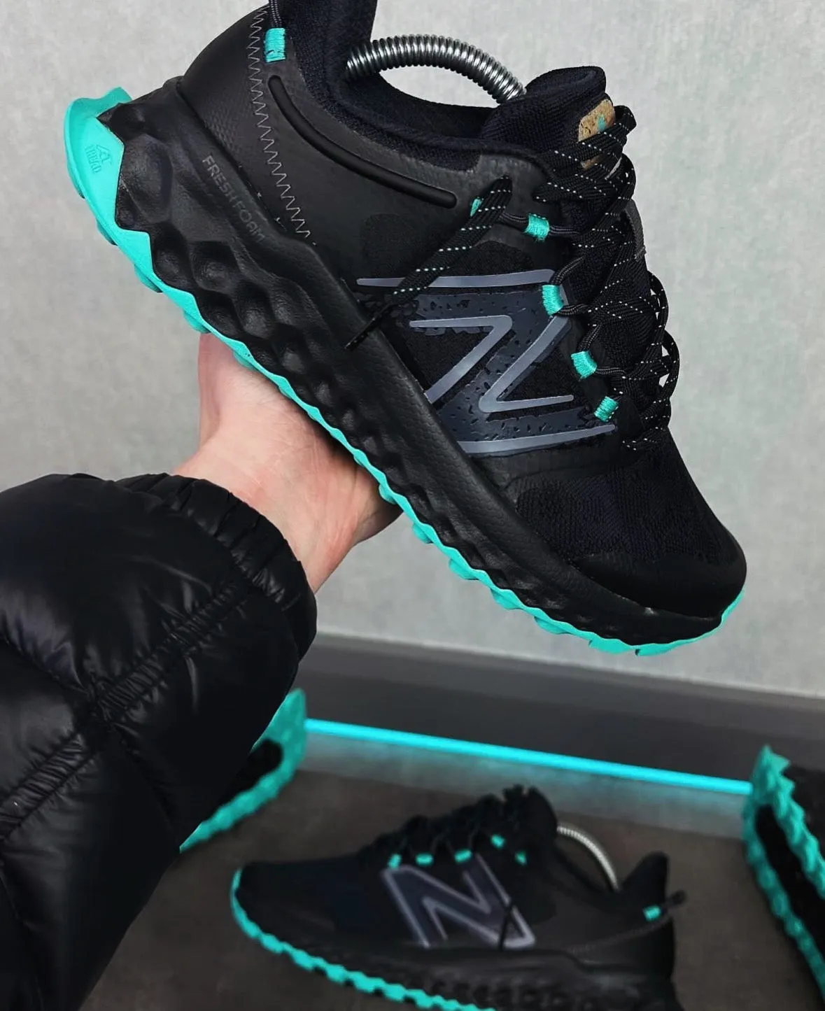 NEW BALANCE FOAM RUNNERS BLACK AQUA