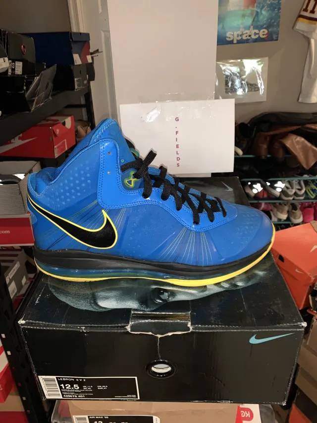 Nike lebron 8 v2 entourage