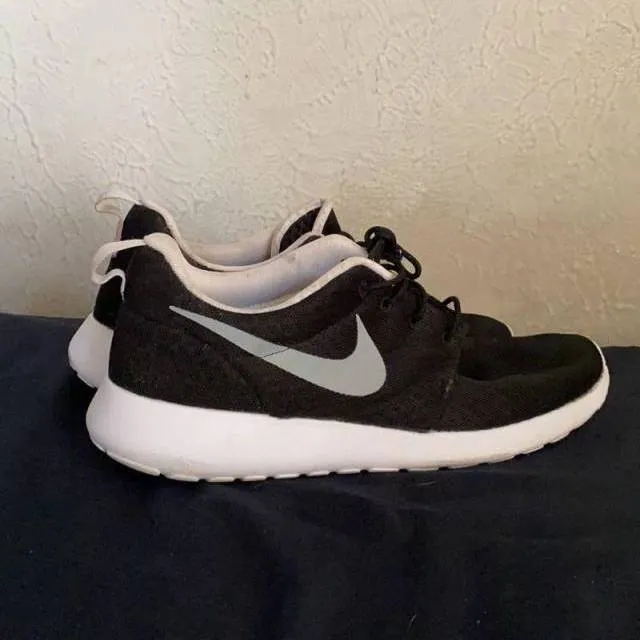 Nike roche run one