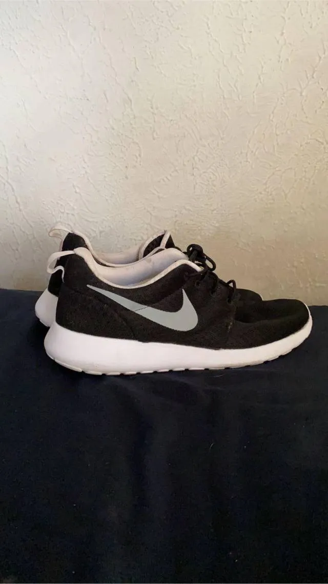 Nike roche run one