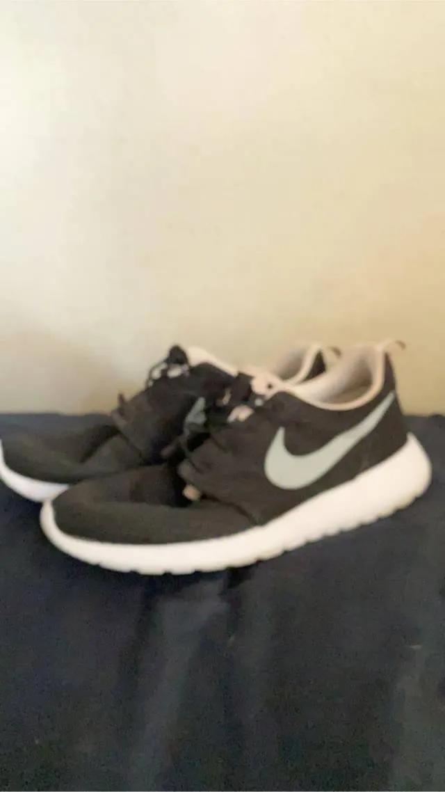 Nike roche run one