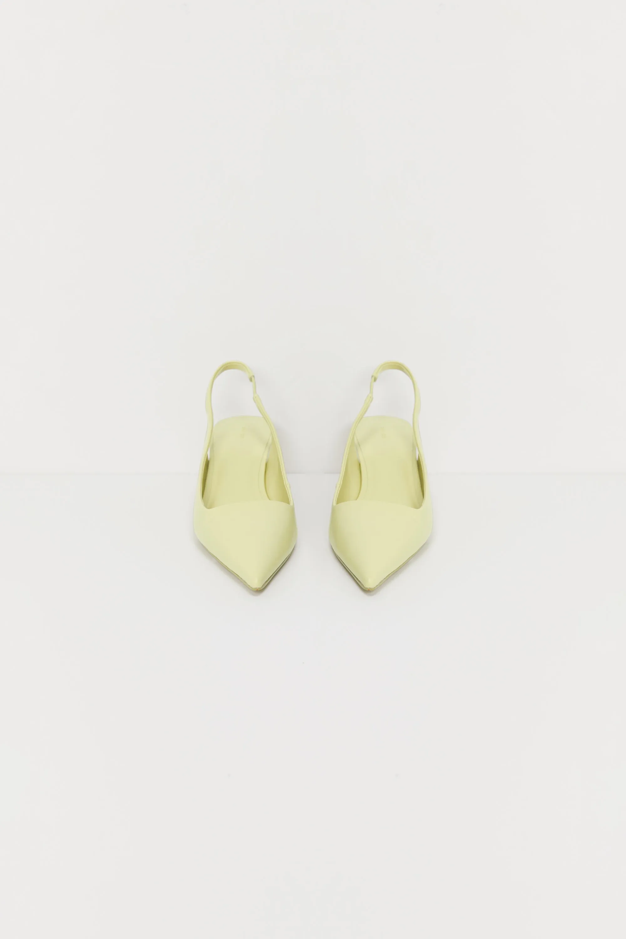 SLING BACK POINTED KITTEN HEEL