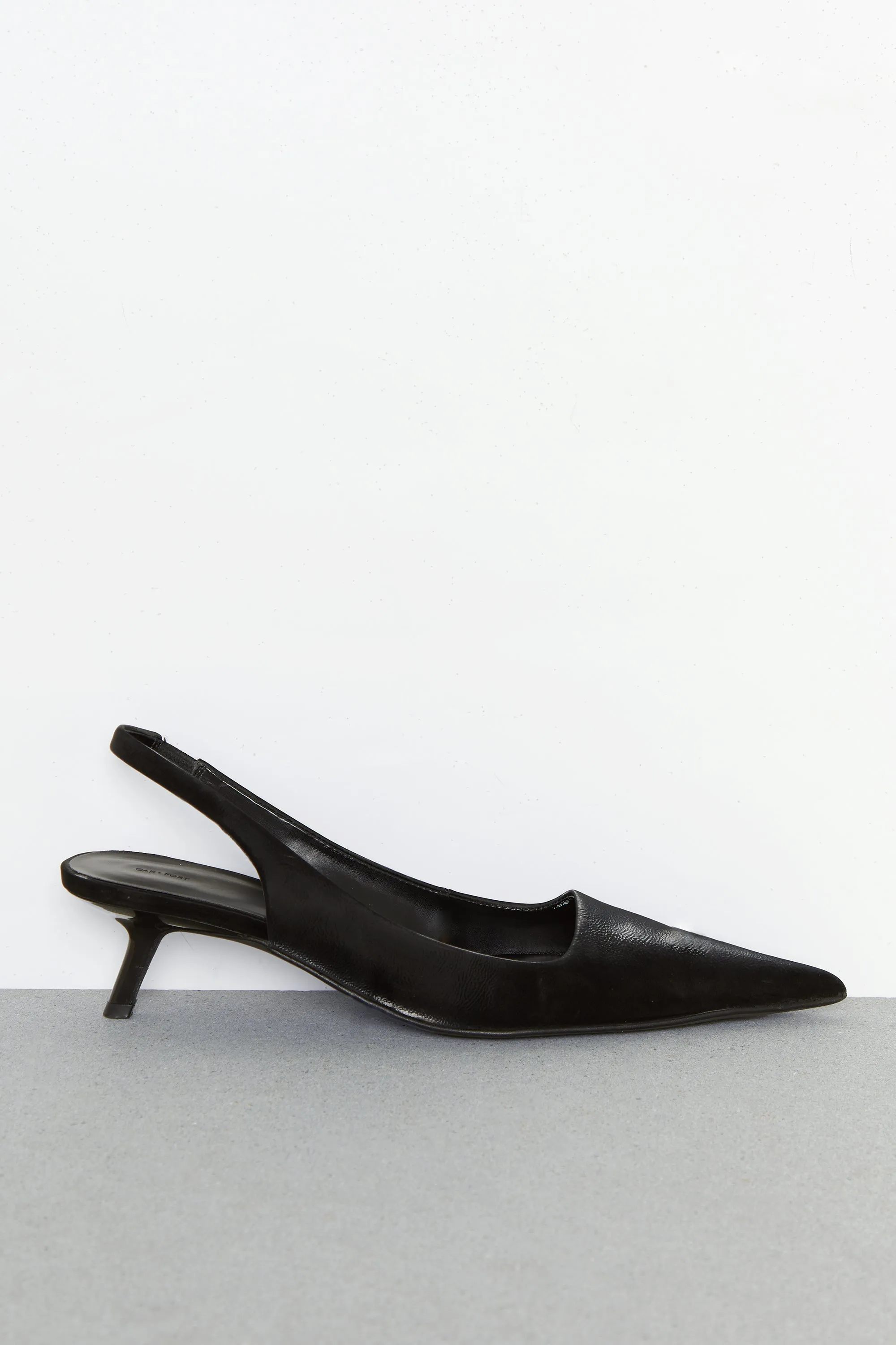 SLING BACK POINTED KITTEN HEEL