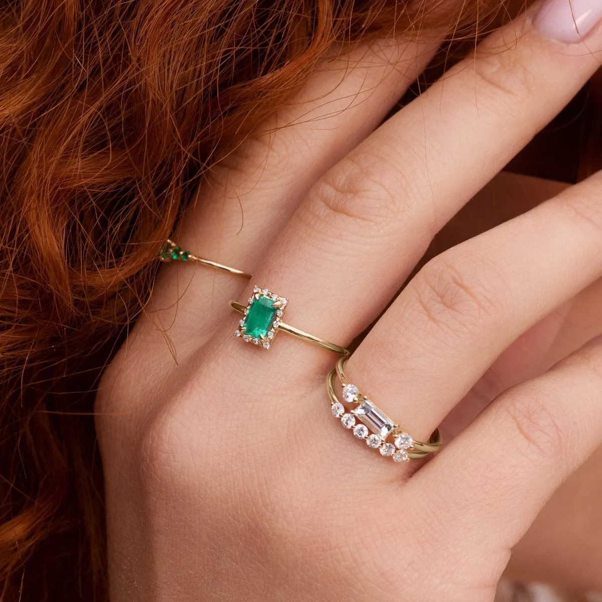 Starry Frame Emerald Ring