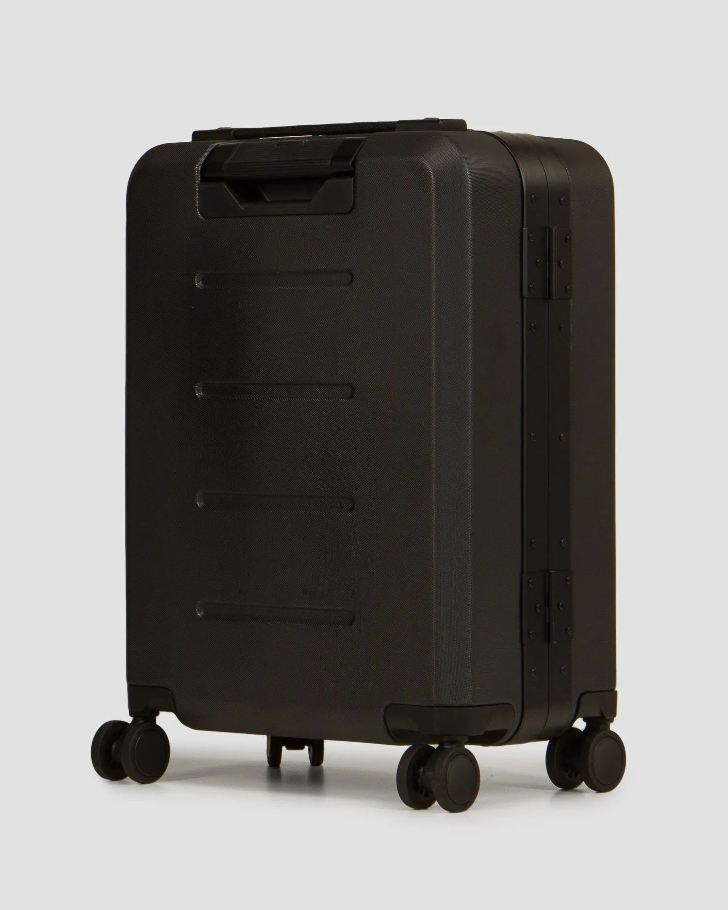 Suitcase on wheels Db Ramverk Pro Carry-on 3000232004901-blackout