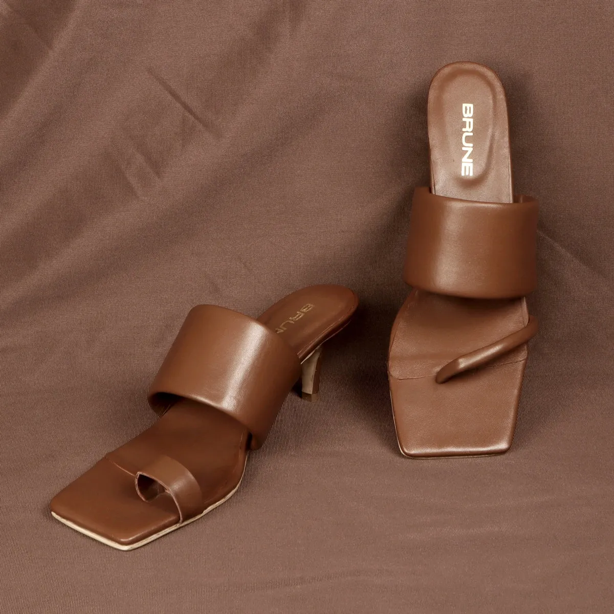 Toe Ring And Open Strap Kitten Heeled Sandals In Brown Leather