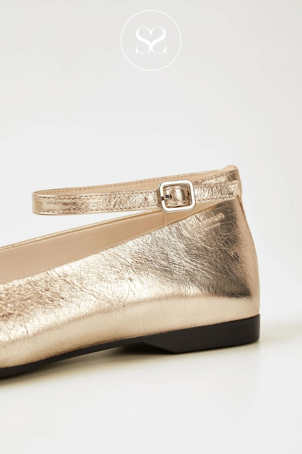 VAGABOND DELIA GOLD FLAT PUMPS